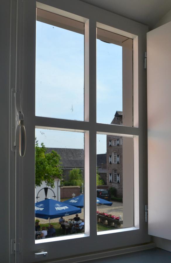 Kasteel Aldenghoor Bed & Breakfast Haelen ภายนอก รูปภาพ