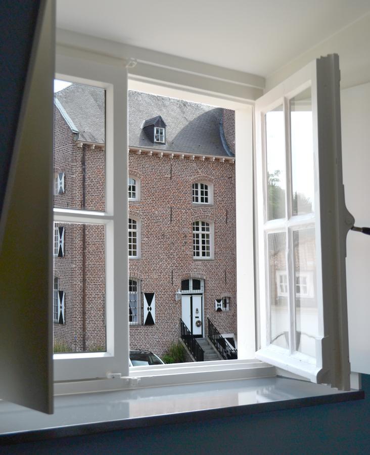 Kasteel Aldenghoor Bed & Breakfast Haelen ภายนอก รูปภาพ