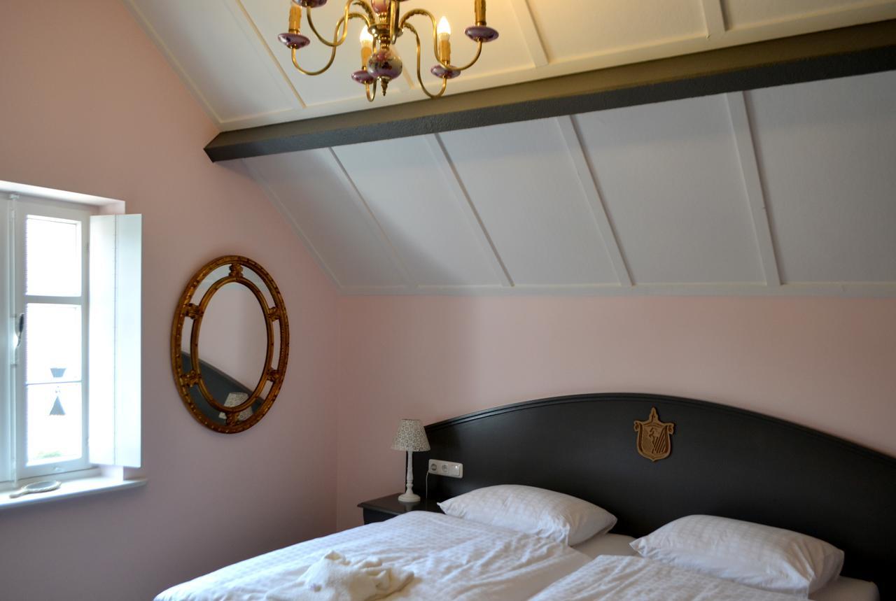 Kasteel Aldenghoor Bed & Breakfast Haelen ภายนอก รูปภาพ